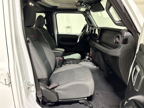 Used 2024 Jeep Wrangler Unlimited Rubicon image 21