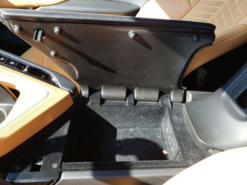 Used 2021 Chevrolet Corvette Stingray Preferred Cpe w/ Body-Color Dual Roof Package image 26