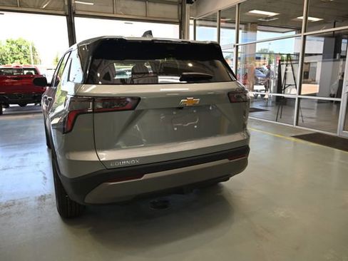 New 2026 Chevrolet Equinox LT w/ Safety and Technology Package FWD image 6