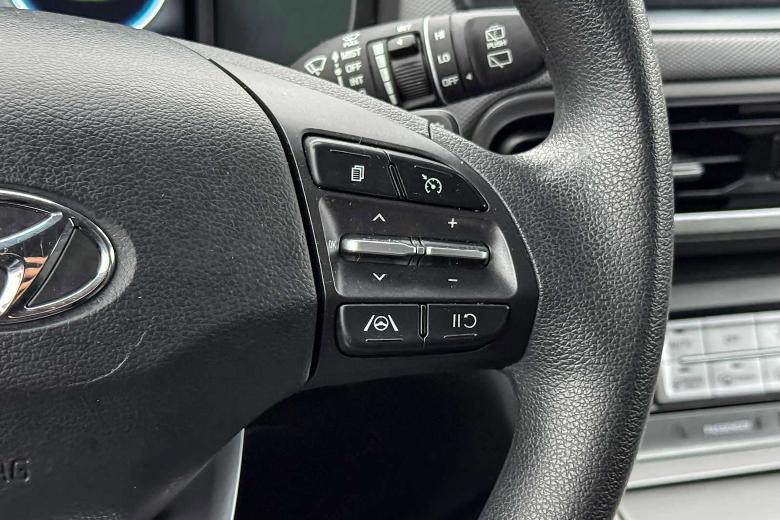 Used 2023 Hyundai Kona SE FWD image 17