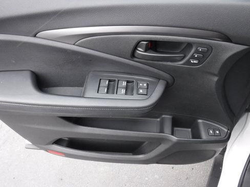 Used 2023 Honda Passport EX-L image 12