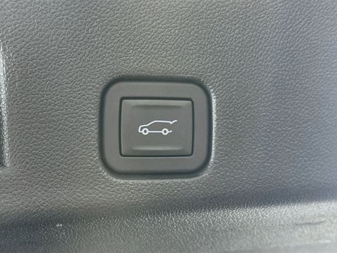 Used 2025 Buick Enclave Preferred FWD image 31