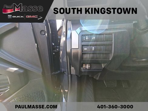 Used 2025 Toyota Tacoma SR5 AWD/4WD image 12