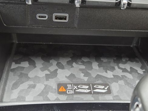 Used 2024 GMC Canyon AT4 w/ AT4 Premium Package image 39