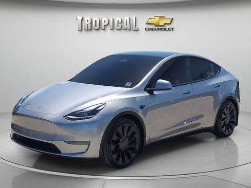 Used 2024 Tesla Model Y Performance AWD/4WD image 1