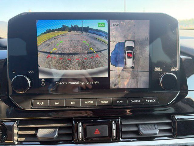 Used 2025 Nissan Pathfinder SL FWD image 27
