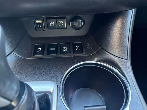 Used 2018 Toyota Highlander XLE image 34