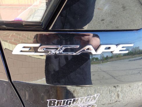 Used 2017 Ford Escape SE w/ Equipment Group 201A AWD/4WD image 42