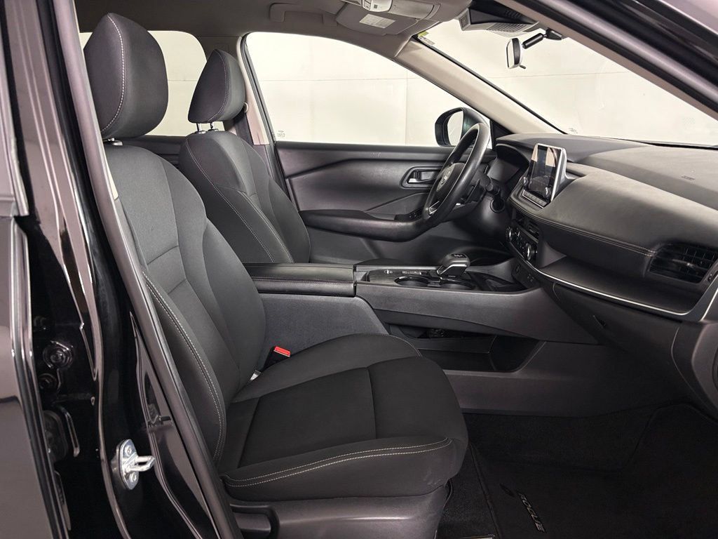 Used 2024 Nissan Rogue S FWD image 39