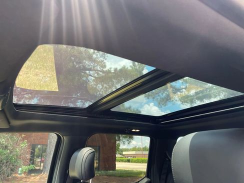 Used 2015 Ford F150 Platinum w/ Equipment Group 701A Luxury image 18