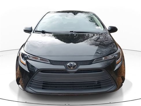Used 2024 Toyota Corolla LE image 2