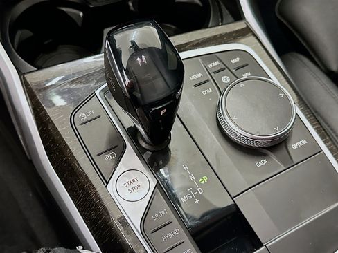 Used 2021 BMW 330e xDrive AWD/4WD image 25