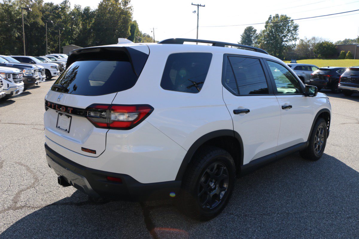 Used 2026 Honda Pilot TrailSport image 8