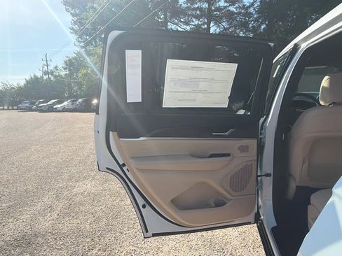 New 2026 Jeep Grand Cherokee L Limited image 33