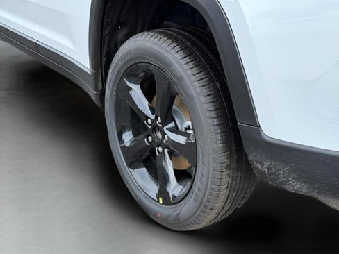 New 2026 Jeep Grand Cherokee Limited w/ Limited Altitude Package AWD/4WD image 27