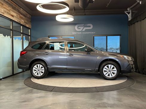 Used 2019 Subaru Outback 2.5i image 2