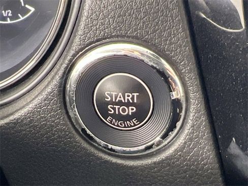Used 2019 Nissan Rogue Sport SV image 21