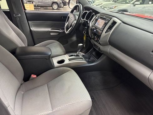 Used 2013 Toyota Tacoma PreRunner image 9