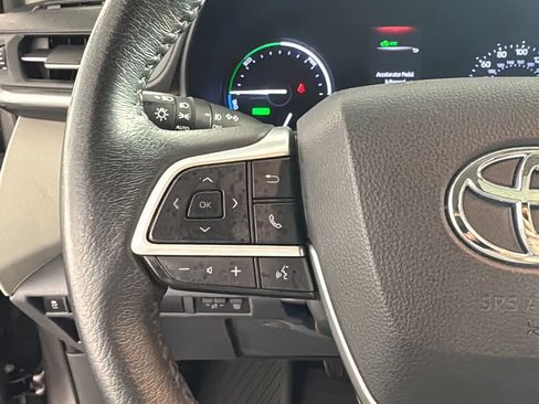 Used 2021 Toyota Sienna XLE image 24