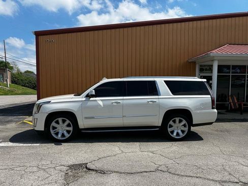 Used 2015 Cadillac Escalade ESV Luxury image 7