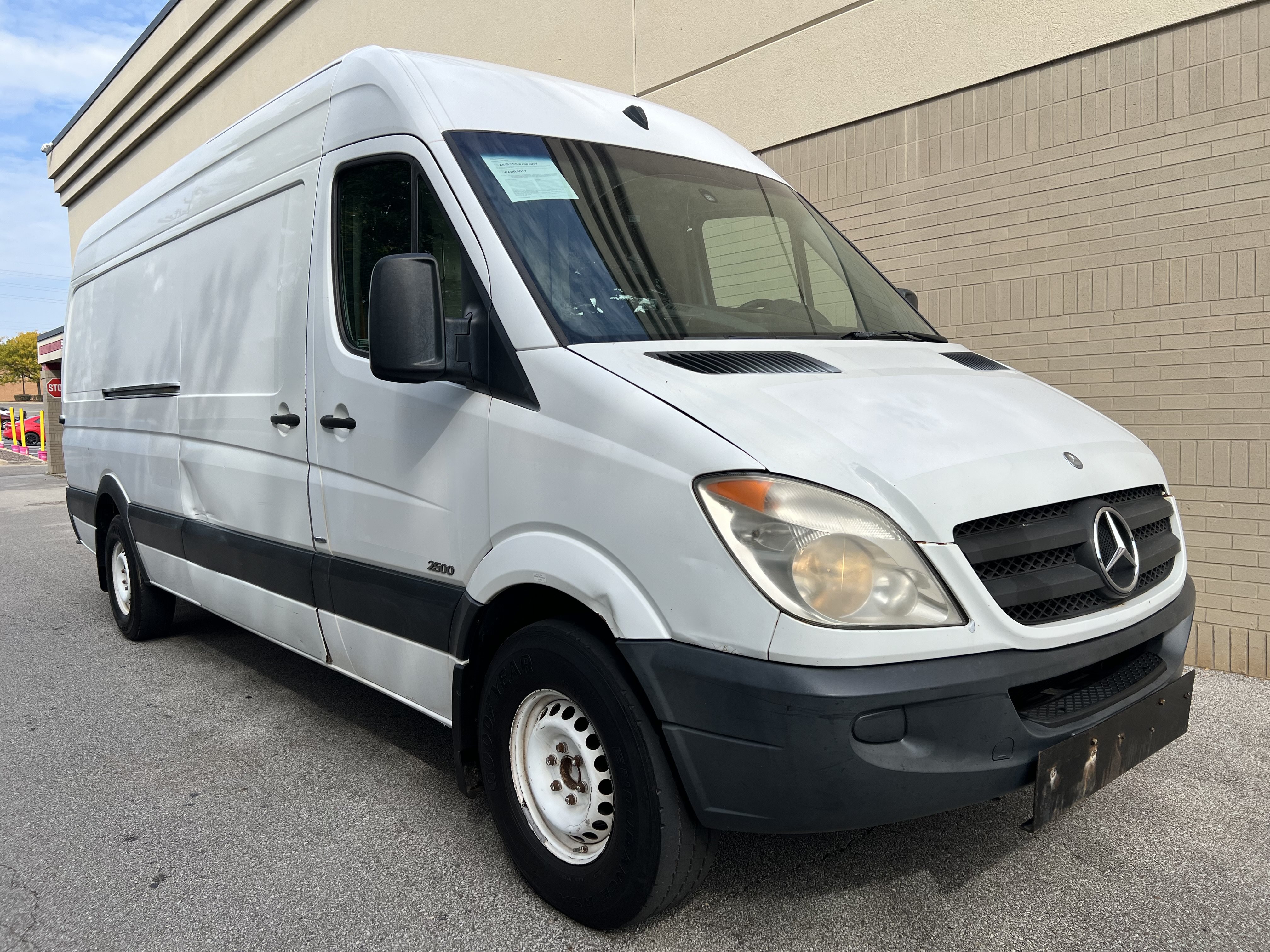 Used 2011 Mercedes-Benz Sprinter 2500 image 11