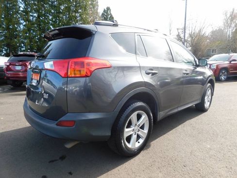 Used 2013 Toyota RAV4 XLE AWD/4WD image 2