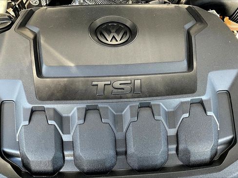 Used 2021 Volkswagen Tiguan SEL Premium R-Line image 34