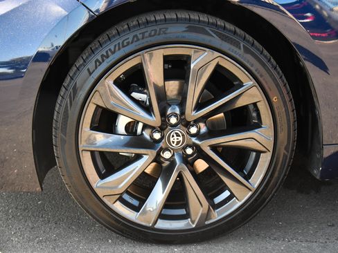 Used 2023 Toyota Corolla SE w/ SE Premium Package FWD image 12