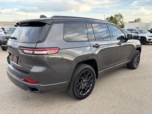 Used 2025 Jeep Grand Cherokee L Summit AWD/4WD image 5