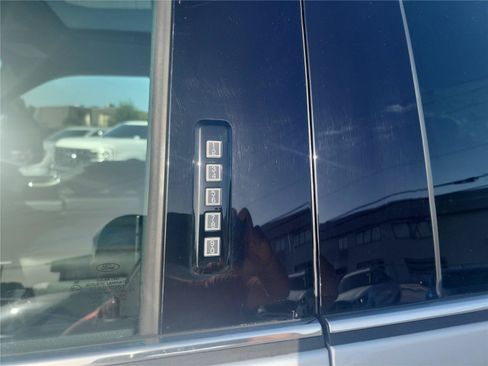 Used 2019 Ford F450 Platinum w/ Platinum Ultimate Package AWD/4WD image 12