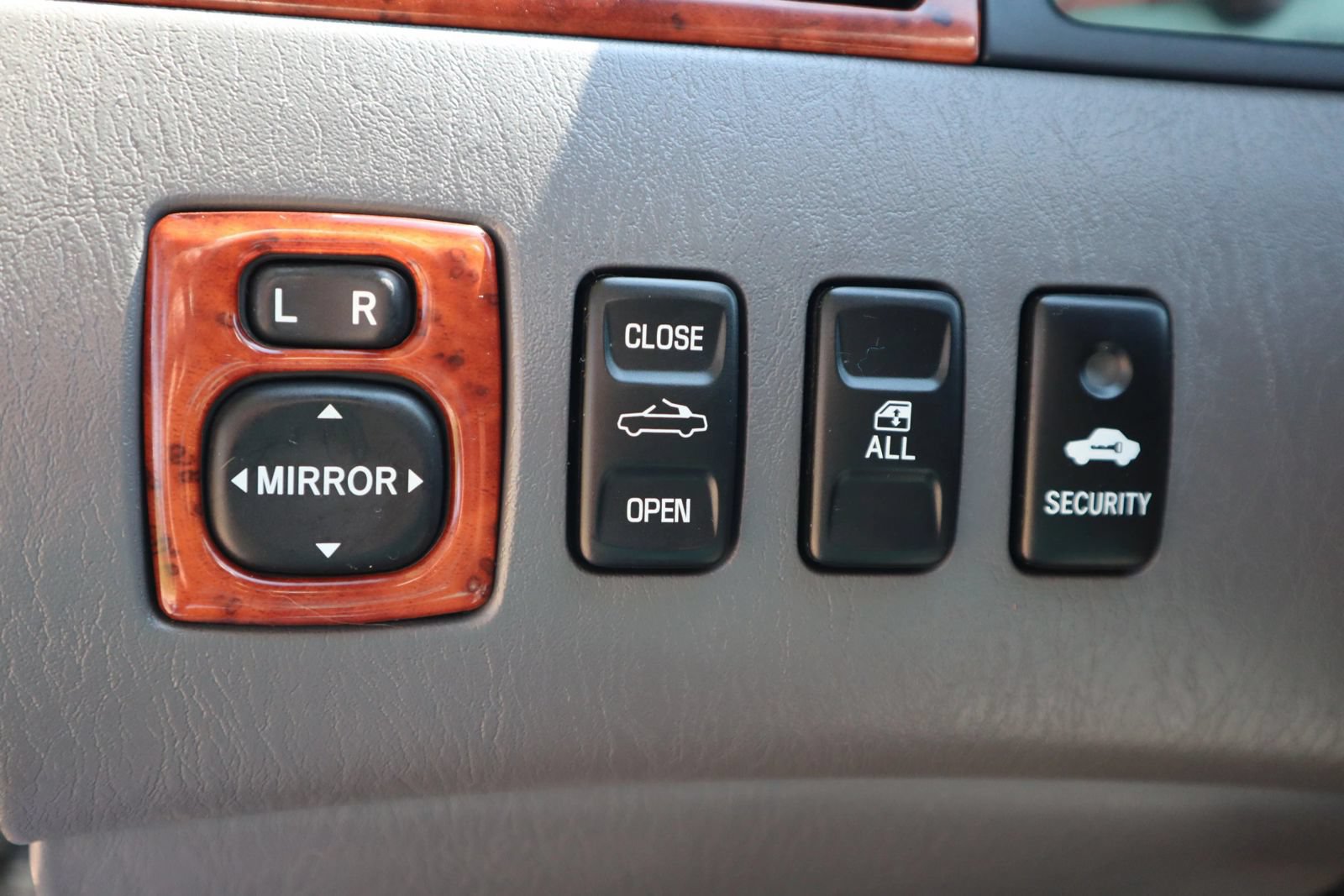 Used 2006 Toyota Solara SLE FWD image 22