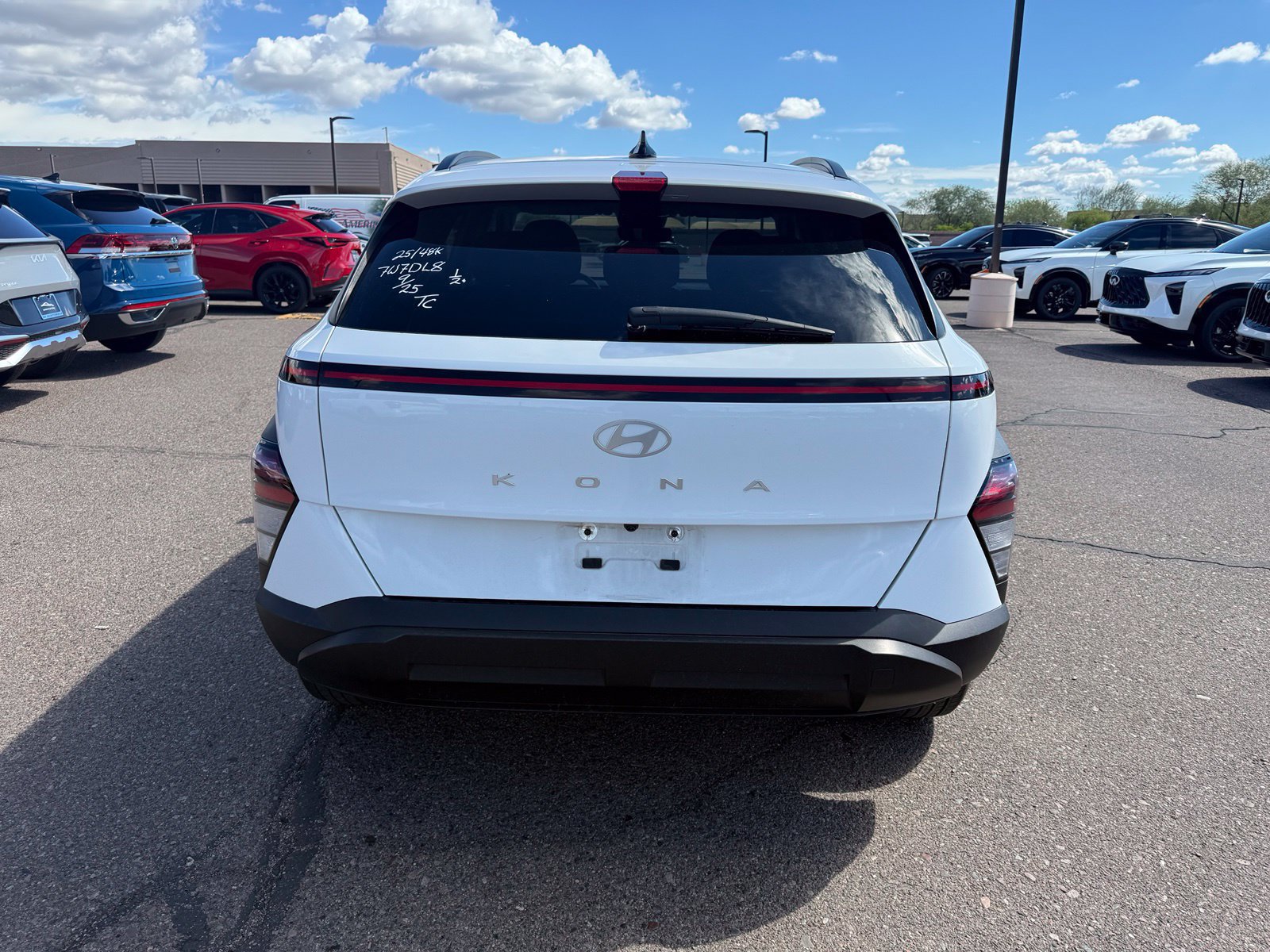 Used 2025 Hyundai Kona SEL FWD image 6