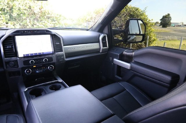 Used 2022 Ford F350 Lariat w/ Black Appearance Package AWD/4WD image 27