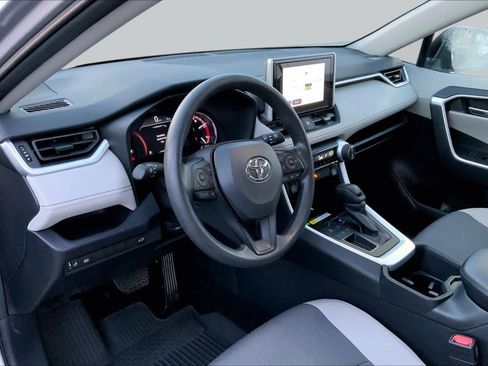 Used 2025 Toyota RAV4 XLE w/ Convenience Package FWD image 17