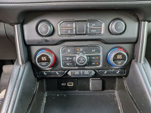 Used 2021 Chevrolet Tahoe Z71 image 24