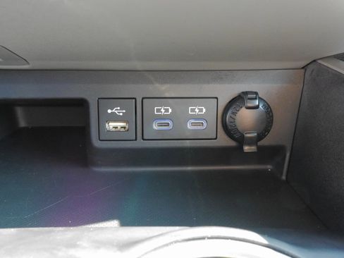 Used 2022 Toyota Highlander XLE image 27