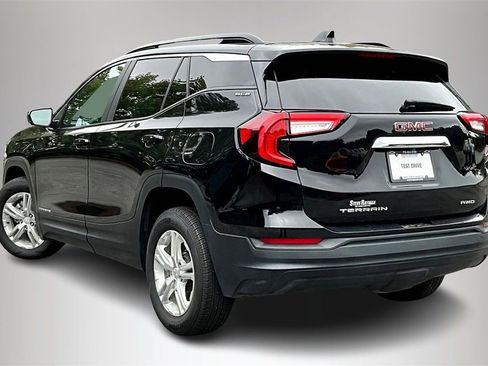 Certified 2023 GMC Terrain SLE w/ Driver Convenience Package image 5