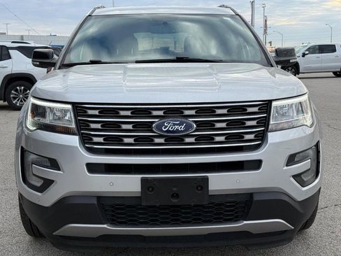 Used 2017 Ford Explorer XLT w/ Equipment Group 202A image 9