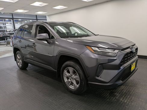 Used 2023 Toyota RAV4 XLE image 3
