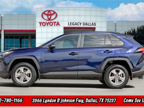 Used 2025 Toyota RAV4 XLE w/ Convenience Package FWD image 7
