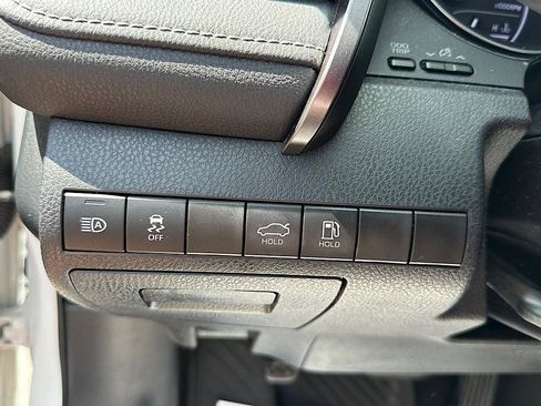 Certified 2021 Toyota Camry SE FWD image 17