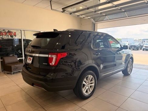 Used 2019 Ford Explorer XLT AWD/4WD image 6