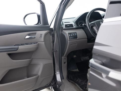 Used 2014 Honda Odyssey Touring image 24
