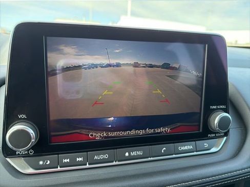 Used 2025 Nissan Rogue SV AWD/4WD image 13