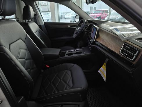 New 2026 Volkswagen Atlas SE image 36