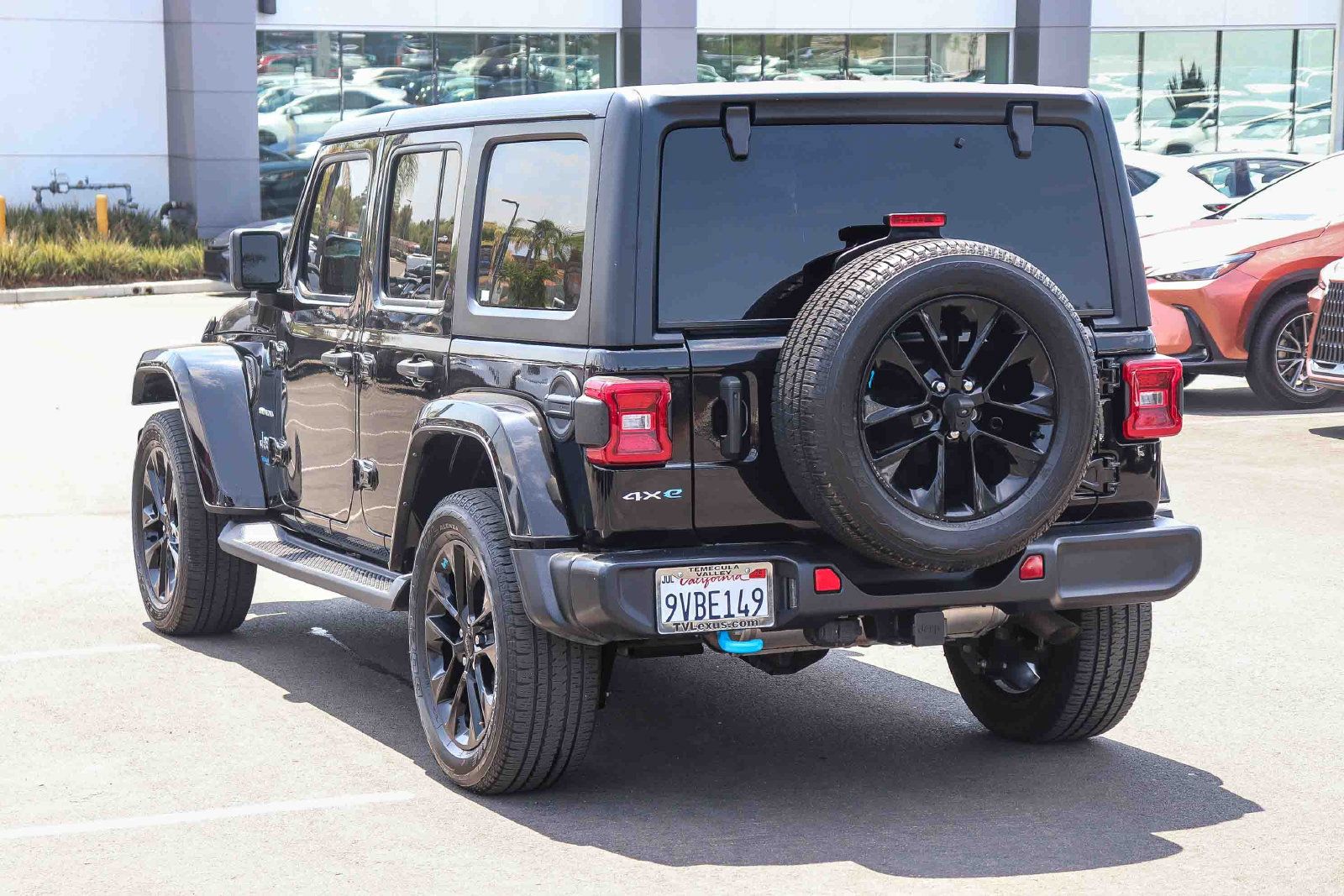 Used 2022 Jeep Wrangler Unlimited Sahara w/ Cold Weather Group AWD/4WD image 4