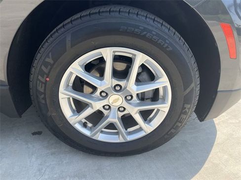 Used 2022 Chevrolet Equinox LS image 32