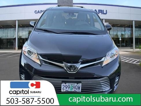 Used 2020 Toyota Sienna XLE Premium FWD image 4