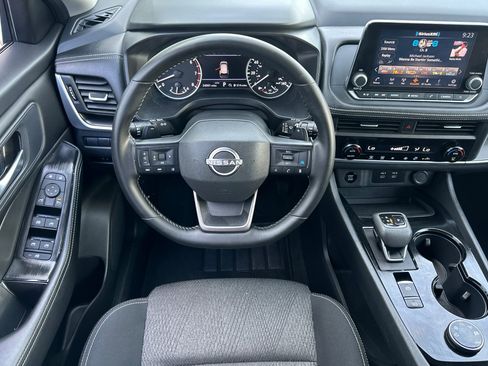 Used 2025 Nissan Rogue SV AWD/4WD image 15