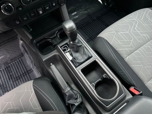 Certified 2022 Toyota Tacoma TRD Off-Road image 23